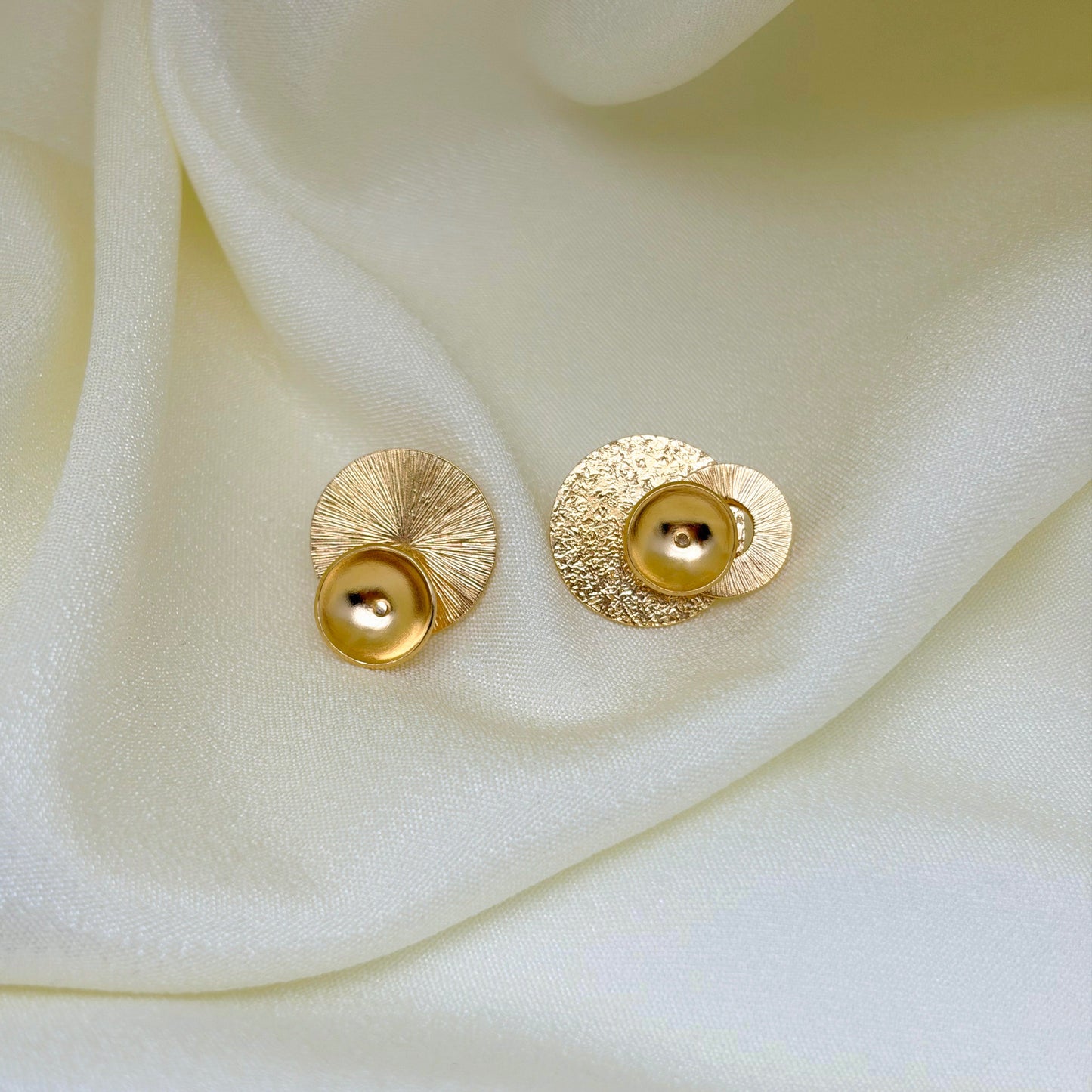 Echo stud Earrings